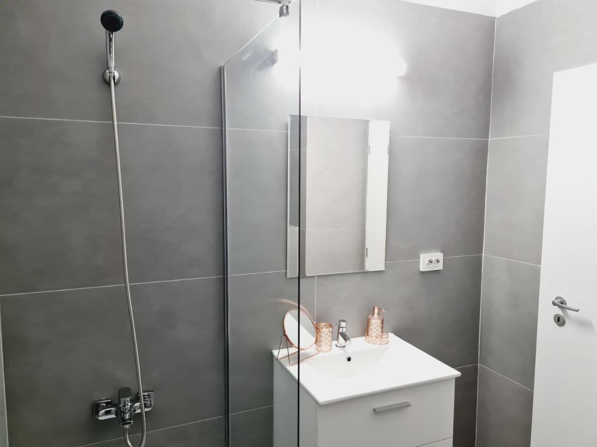 Lovely Ultracentral Apartment With Parking Cluj-Napoca Esterno foto